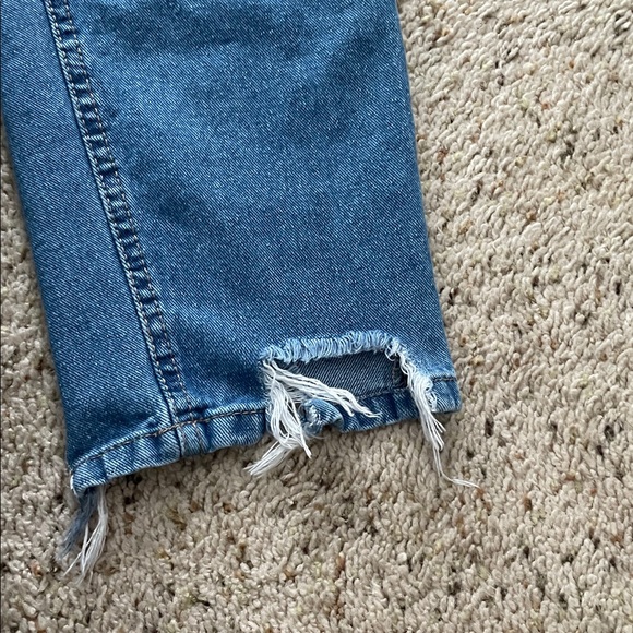 Refuge Denim Mom high waisted jeans with distressed hems - Picture 5 of 11